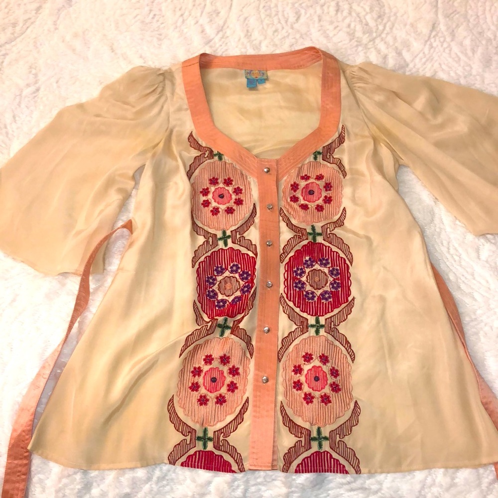 100% silk plenty by Tracy Reese size 8 shirt